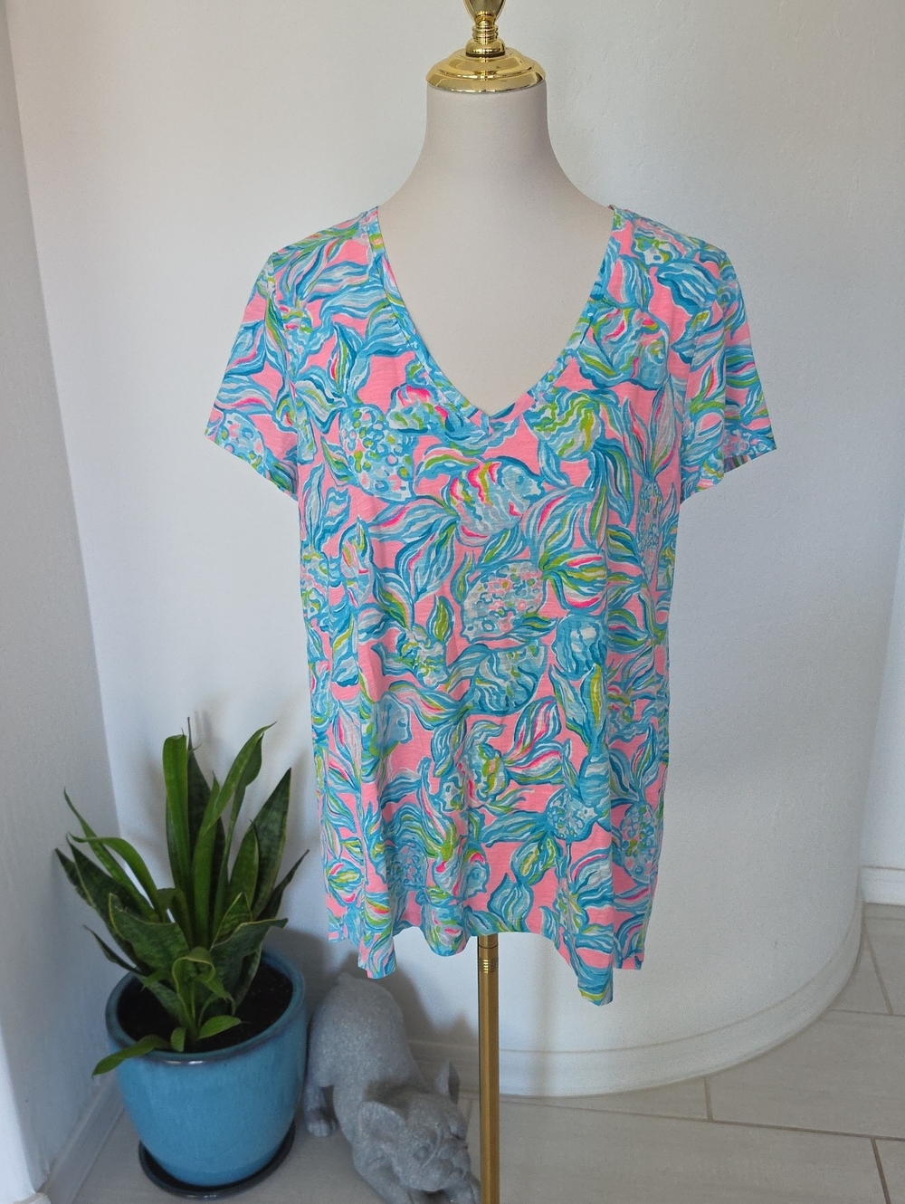 Lilly Pulitzer Short Sleeve V-Neck T-shirt Women's Large Pink Teal